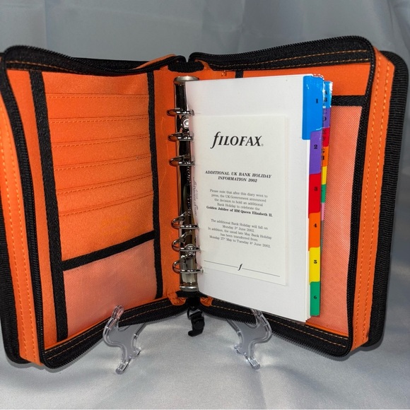 FILOFAX Orange Urban Style Organizer Binder Zip Around - Picture 7 of 12